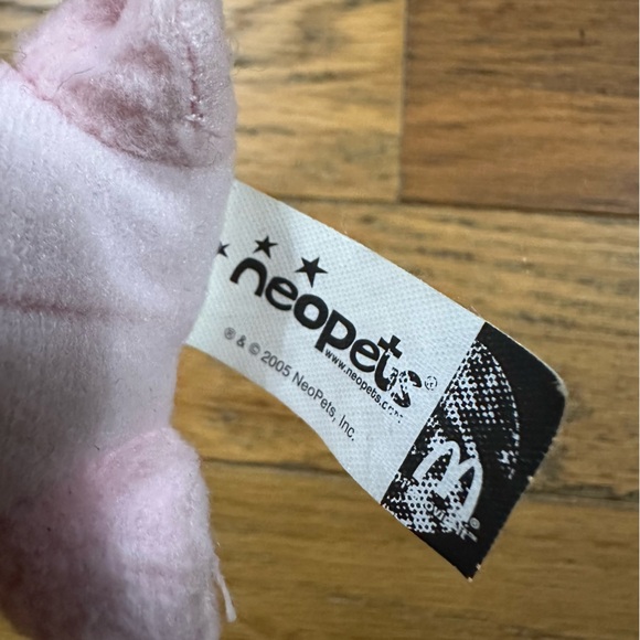 Neopets McDonald’s 2005 Pink Kacheek Plush Clip - Picture 4 of 6